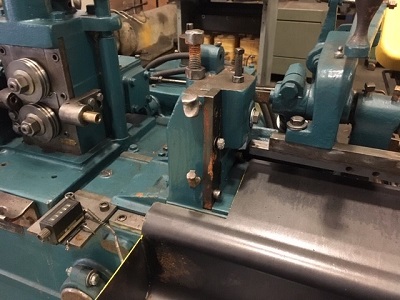 LEWIS MODEL 3F STRAIGHTENER AND CUT OFF