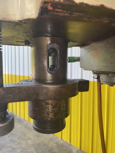 32 X 5MT SUMMIT MODEL #3XHD SINGLE SPINDLE GEARED HEAD DRILL