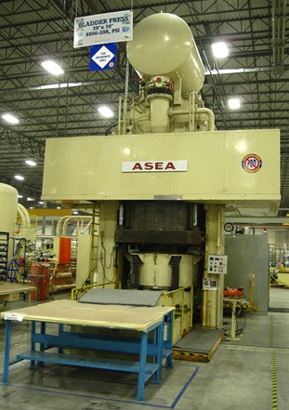 AVURE (ASEA) QUINTUS FLUID CELL FORMING PRESS