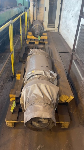 FARMER NORTON No. 4V-2M TWO ROLL STRAIGHTENING MACHINE