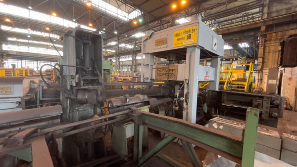 FARMER NORTON No. 4V-2M TWO ROLL STRAIGHTENING MACHINE